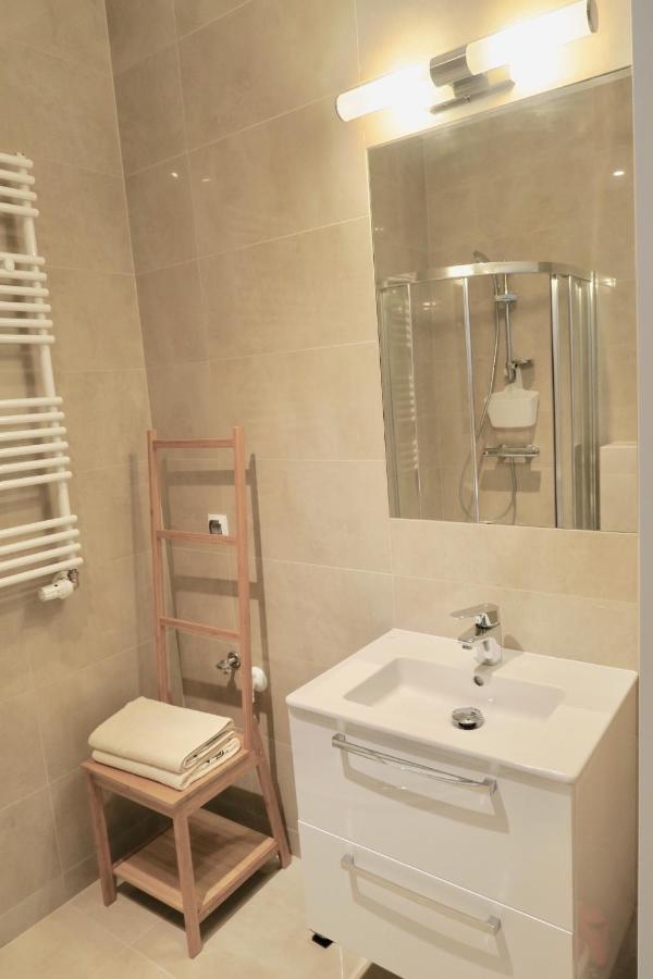 Bialy Apartament Centrum Apartment Kolobrzeg Ngoại thất bức ảnh